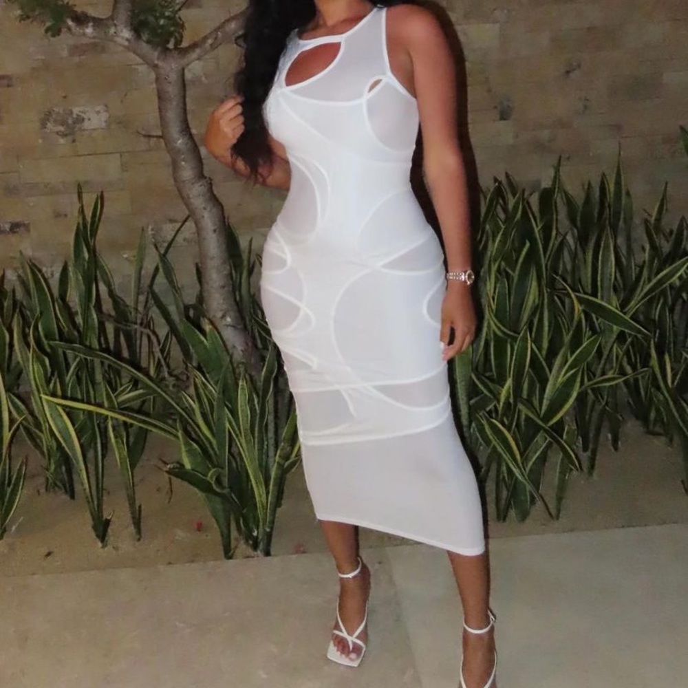White bodycon dress